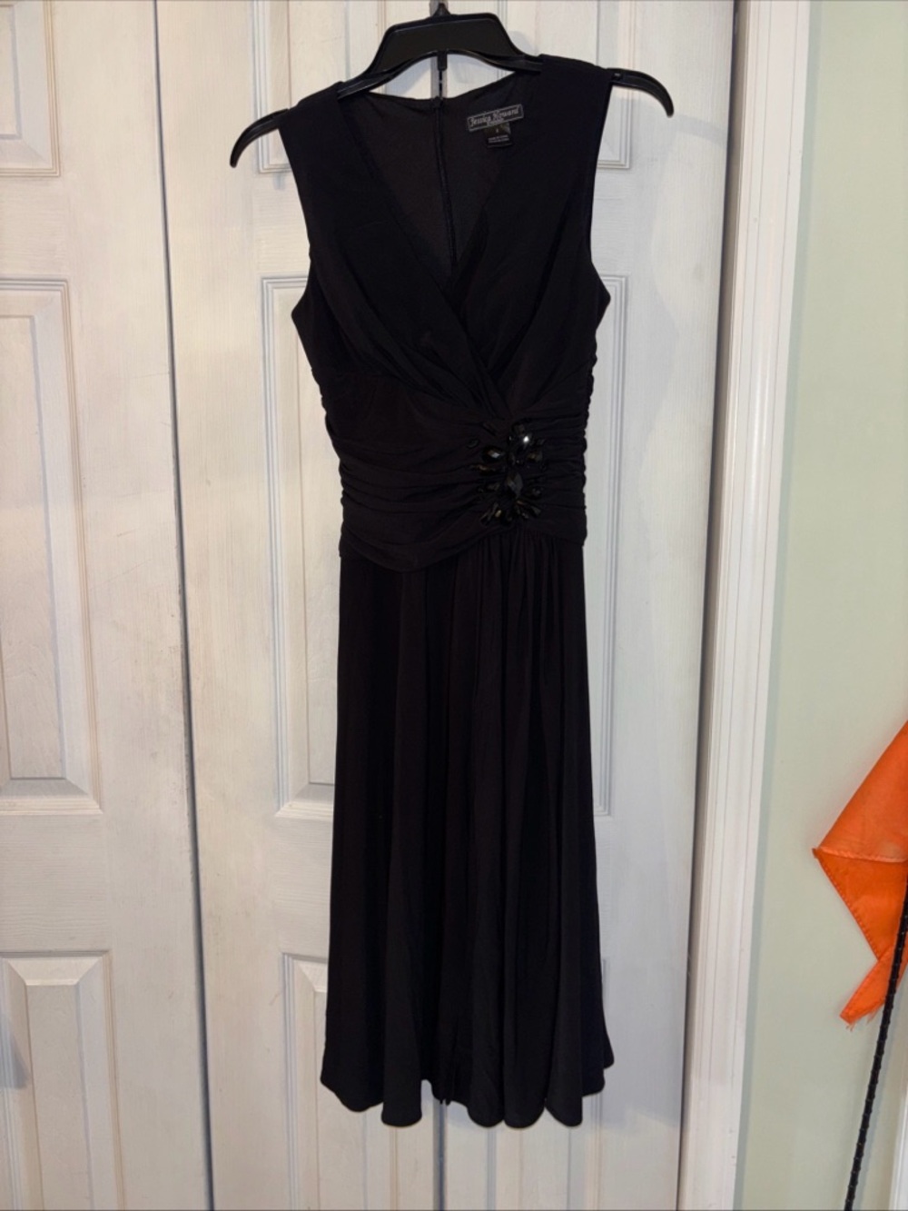 Jessica Howard Black Sleeveless V-Neck Midi Cocktail/Formal w/Ruched Waist-6